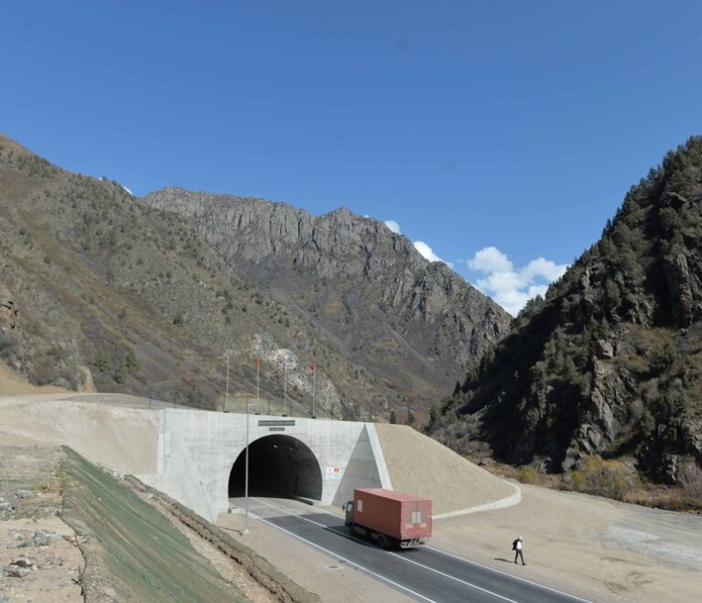 Кыргызстан. О сборе за проезд автомобильных транспортных средств через тоннели на автомобильной дороге Бишкек-Ош.